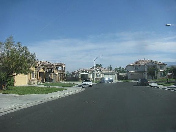 4th image of 2223 Finch Cir