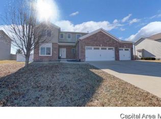 900 Deerfield Rd, Chatham, IL 62629