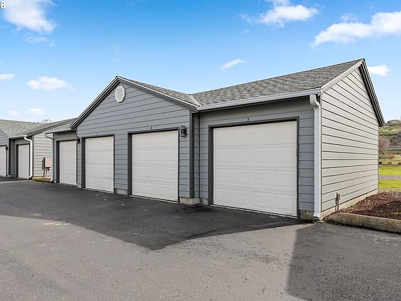 5th image of 240 Lone Pine Ln Unit 5