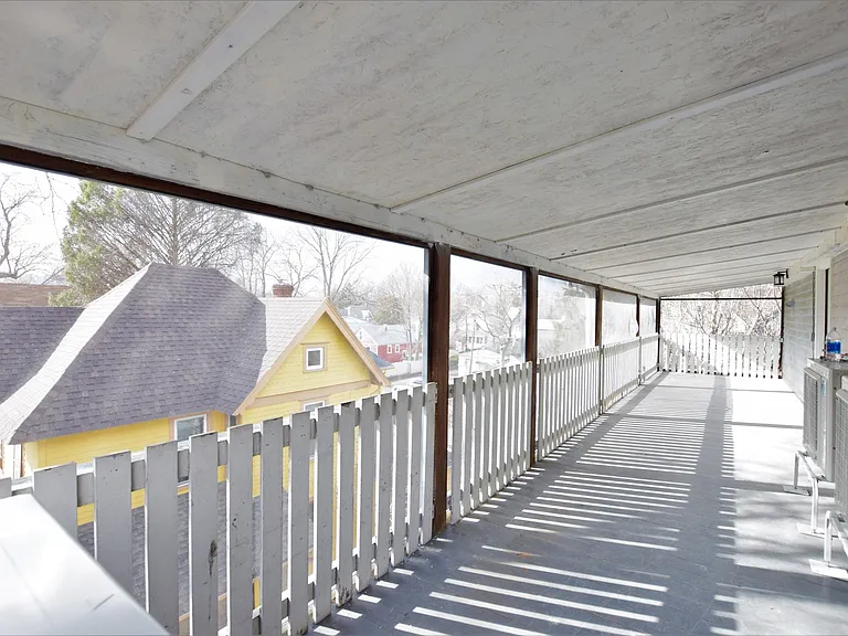 1002 N Aurora St — Photo 75