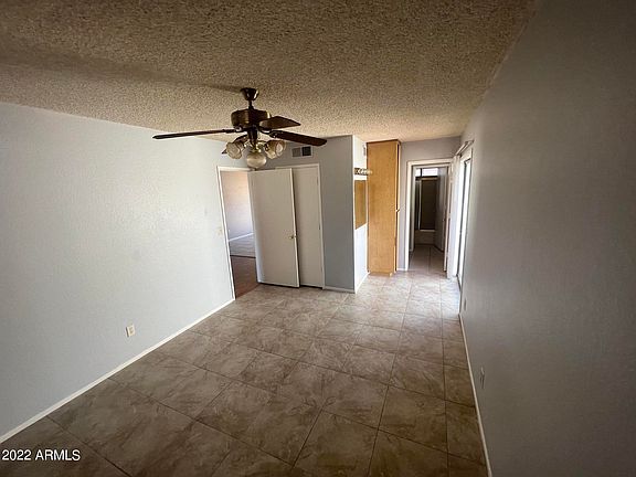 5th image of 2842 E Beck Ln Unit 4
