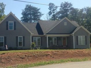 525 Honeysuckle Ln, Sparta, TN 38583