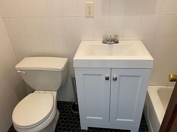 5th image of 310 W 140th St APT 3
