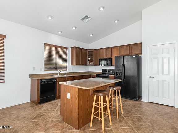 4th image of 2469 E Sequoia Dr