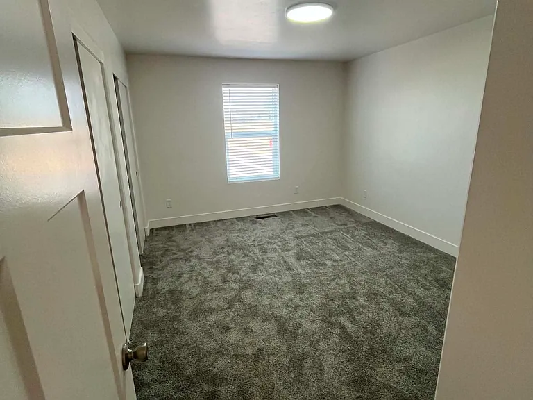 Bedroom 2 (Master)