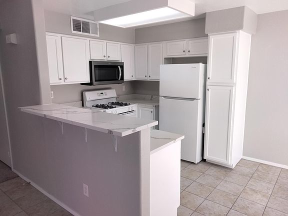 3rd image of 3104 E Tarpon Dr #203
