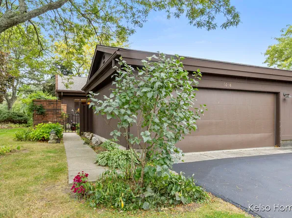 6038 Parview Dr SE, Grand Rapids, MI 49546