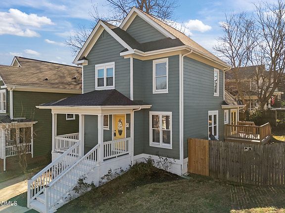 2nd image of 300 Worth St