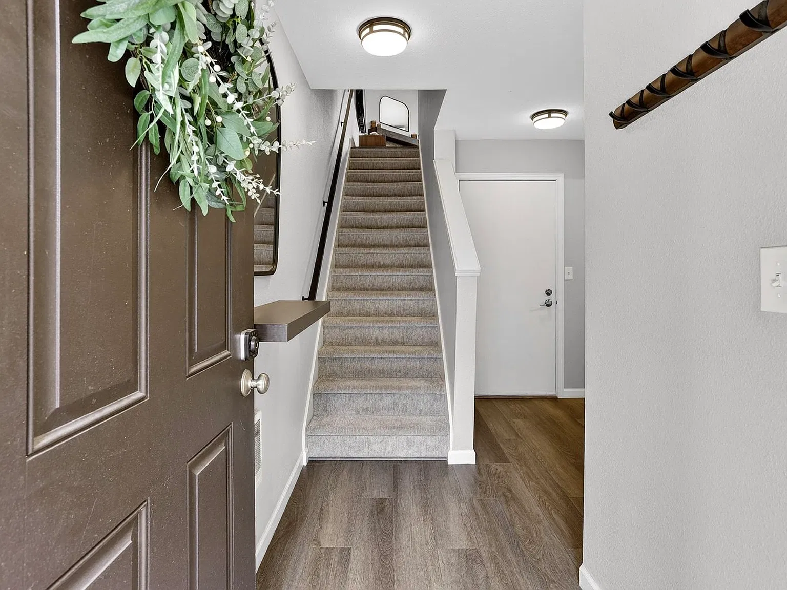 3 bed, 2.5 bath, 1350 sqft, $2,800 — Photo 2