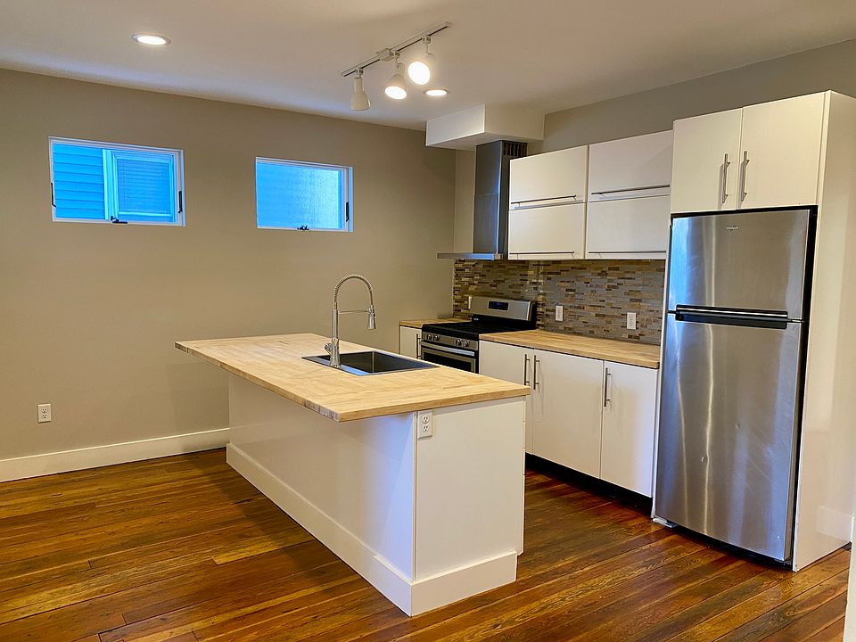 1st image of 161 Hudson St #1