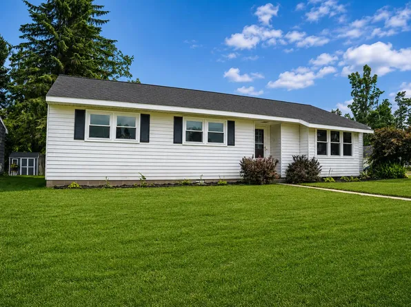 401 S Maple Ave, Gaylord, MI 49735