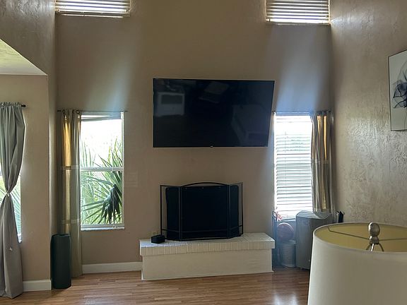 2nd image of 17203 Sandalwood Dr #203