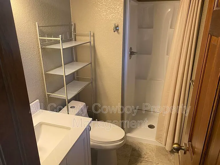 2132 Carrington Ct — Photo 10