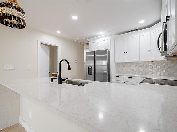 3rd image of 17329 Birchwood LN