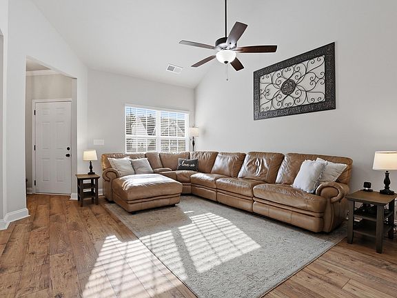 5th image of 125 Shipyard Cir