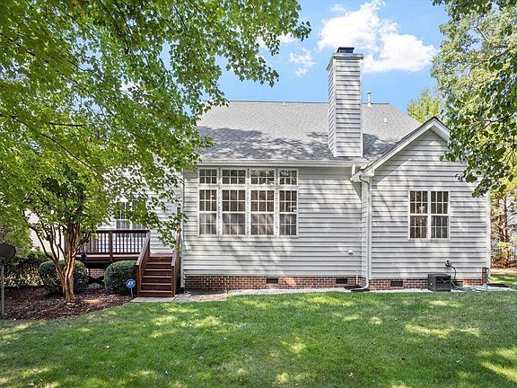 4th image of 111 Governors House Dr