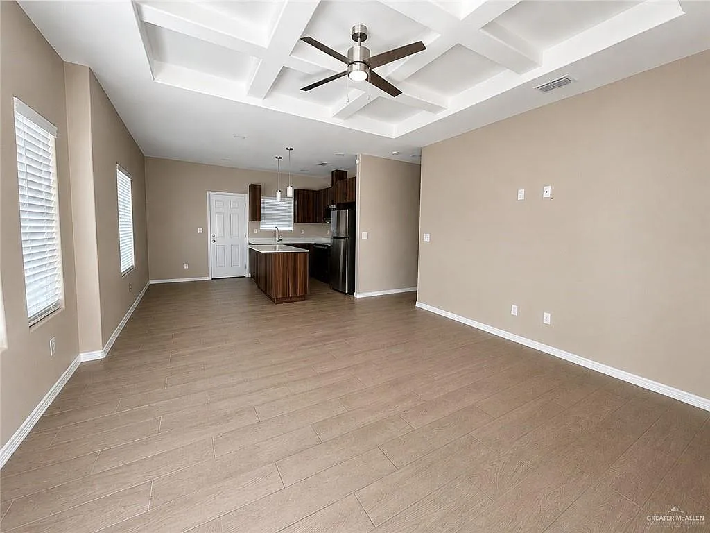 3101 W Sandlewood St — Photo 3
