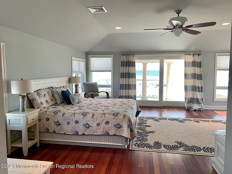 919 N Ocean Ave — Photo 27