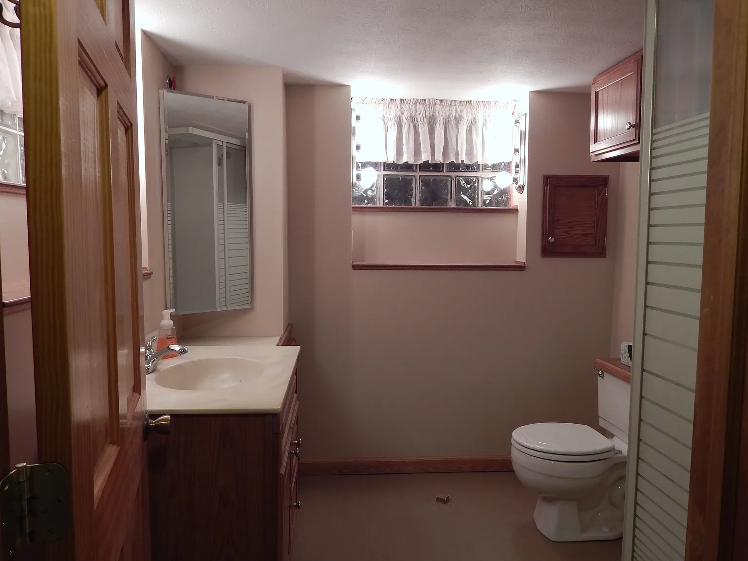 10720 Plymouth Ave photo 1