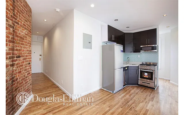 Rented by Douglas Elliman | media 20