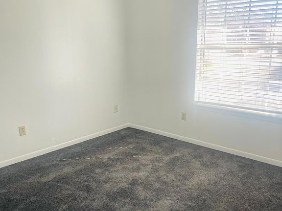 3rd image of 2521 Pearl St APT 302