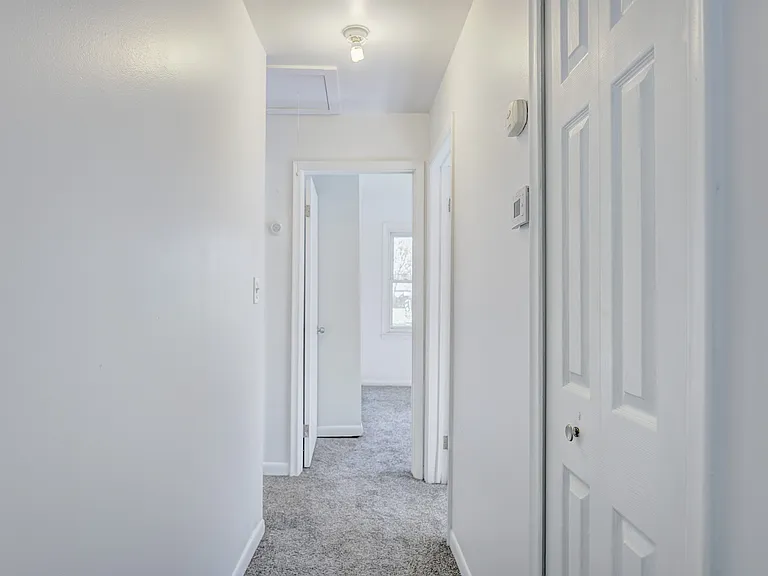 1731 E Pearl Ave — Photo 3