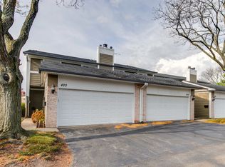 422 Mallard Dr, Deerfield, IL 60015