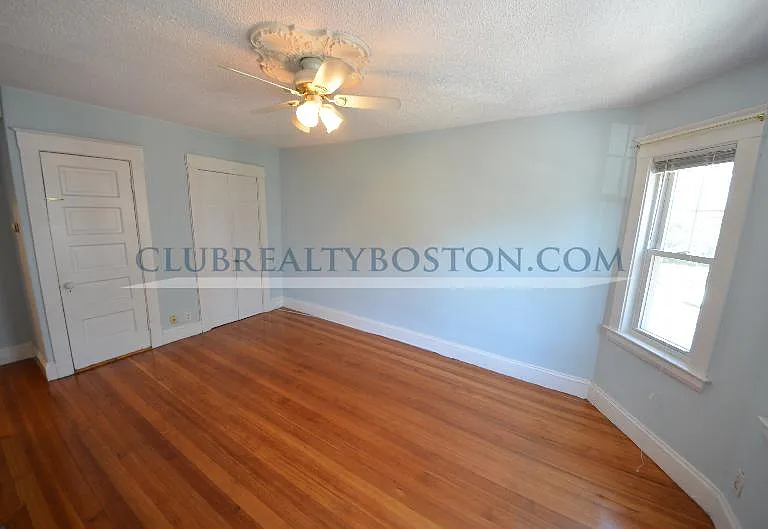 56 Montfern Ave #3 — Photo 16