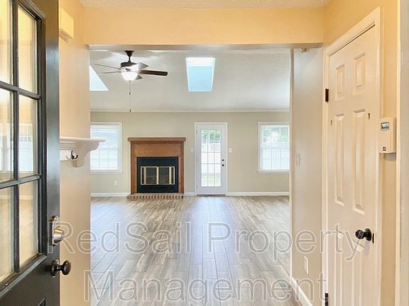 4th image of 1208 Brookhill Ct