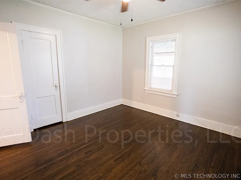 1119 S Florence Ave — Photo 34
