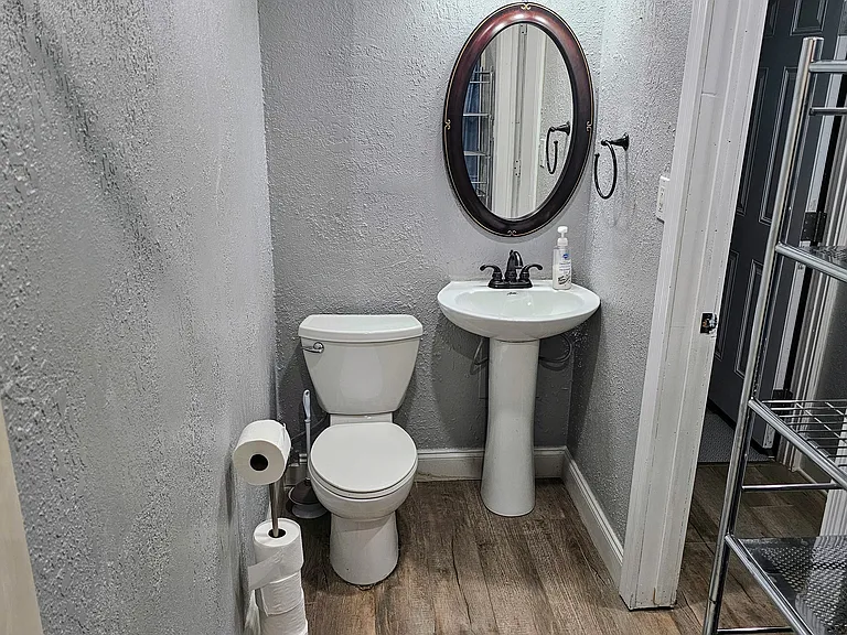 2710 Cansler Dr — Photo 17
