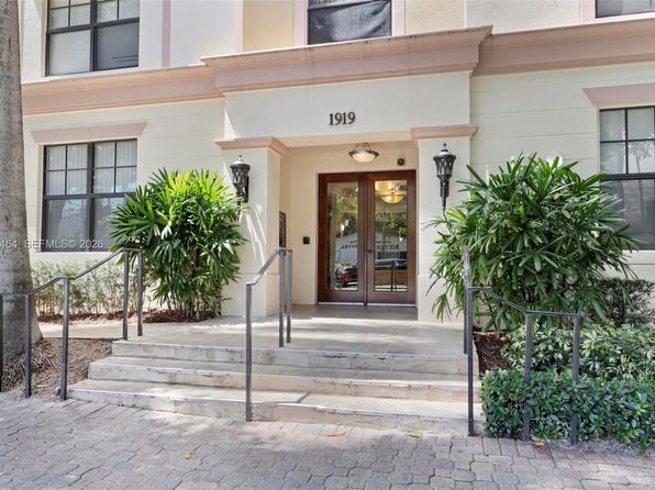 1919 Van Buren St APT 417A