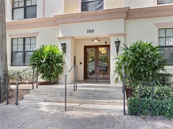 1919 Van Buren St, Hollywood, FL