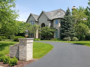 1742 Tanager Way, Long Grove, IL 60047