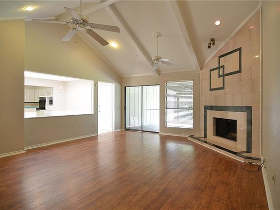 2nd image of 2108 Stain Glass Dr
