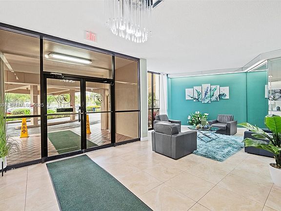 5th image of 900 Saint Charles Pl APT 419