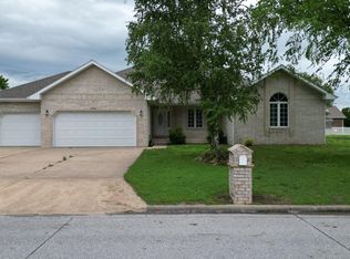 2361 W Heritage St, Bolivar, MO 65613
