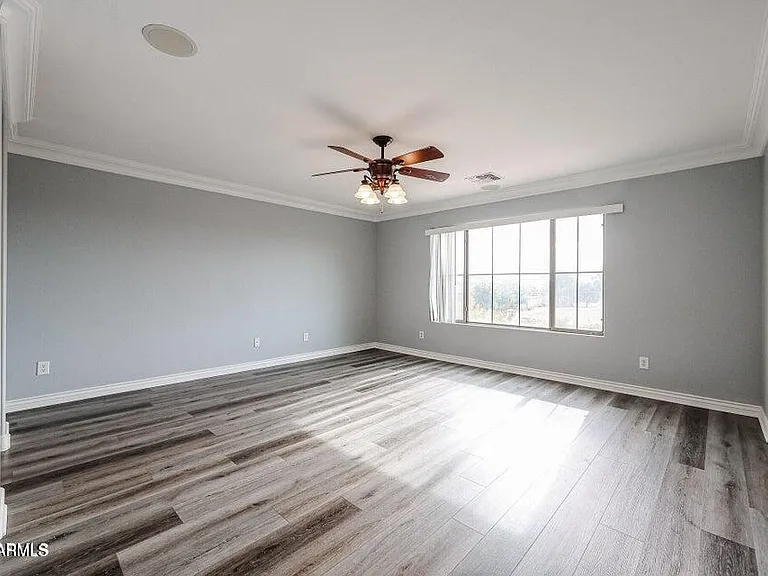 10863 W Washington St — Photo 23