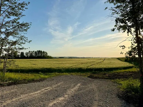 30440 Range Road 35, Mountain View County, AB T0M 1L0