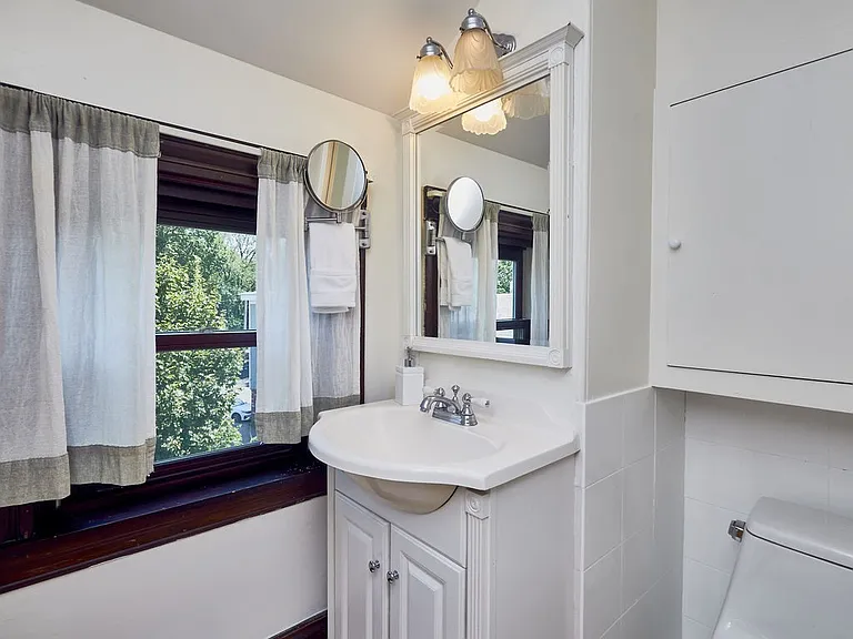 8 Saint James St #8 — Photo 12