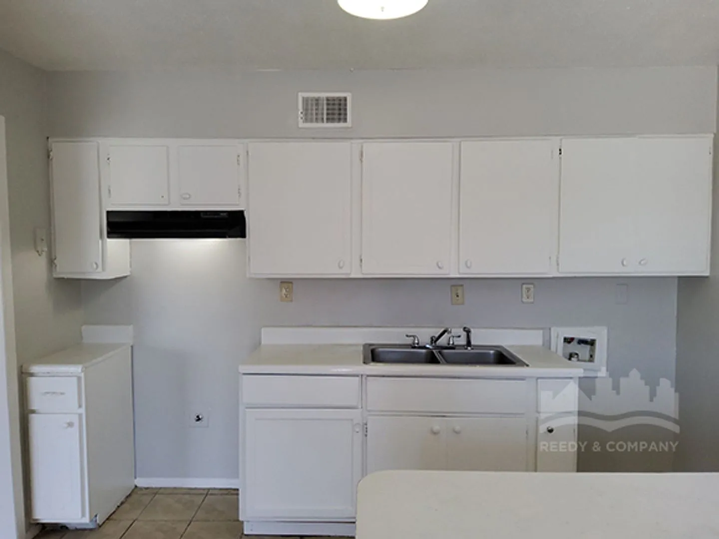 Welcome to 3992 Ashview Cove! — Photo 2