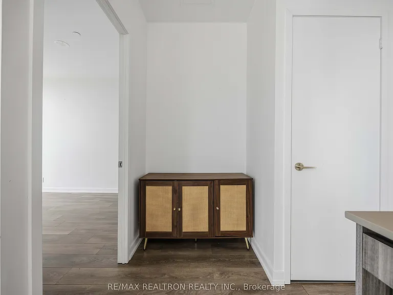 898 Portage Pkwy #903 — Photo 7