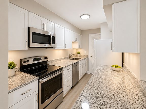 4th image of 5900 Prince George Dr #331