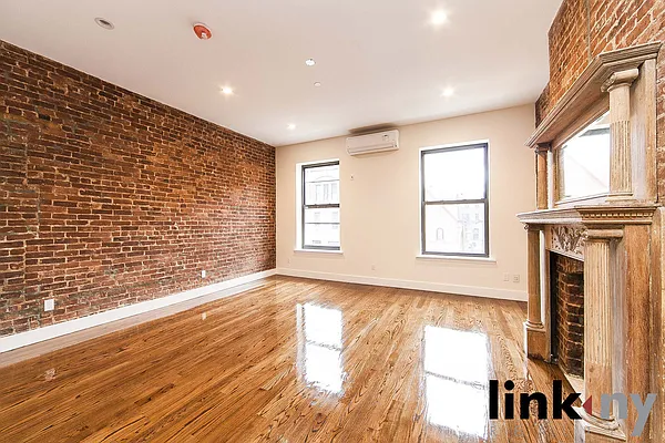 Rented by Link NY Realty | media 33