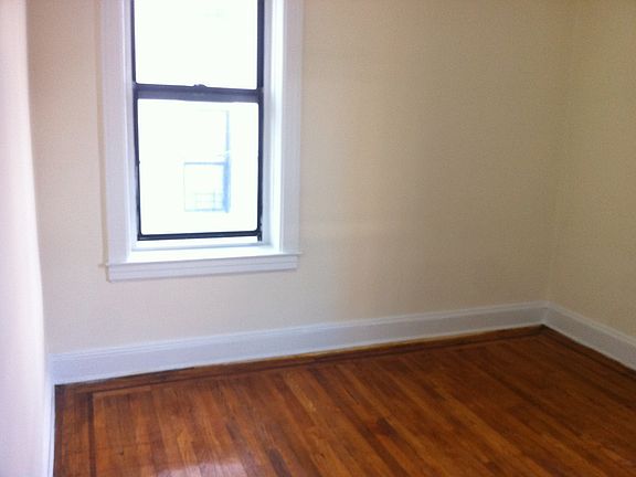 3rd image of 4141 46th St APT 2R