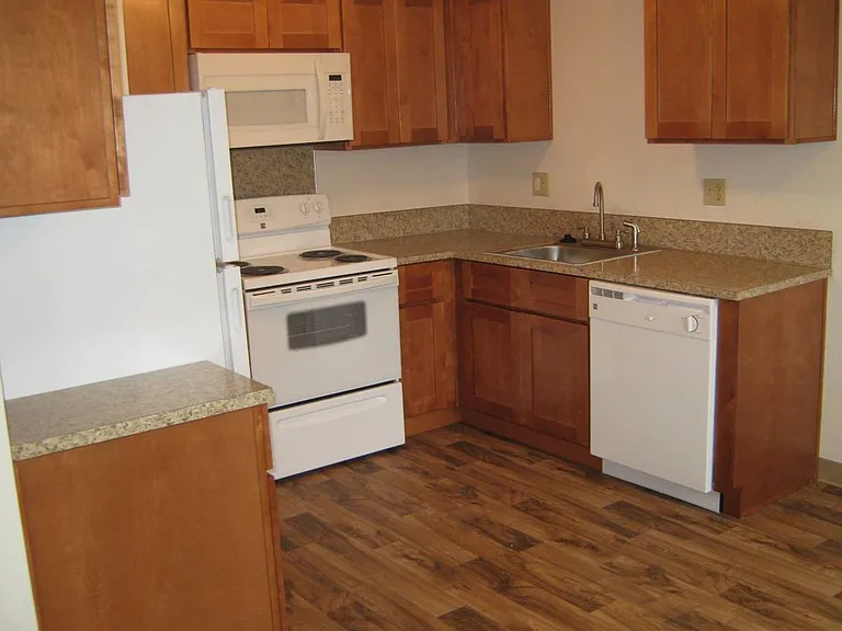 Fountain Court Apartments — Photo 4