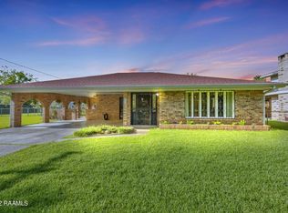610 Perry Ln, Opelousas, LA 70570