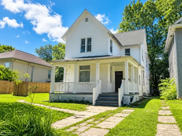 109 5th Ave, Sterling, IL 61081