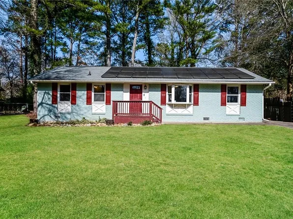 1346 La Belle St, Jonesboro, GA 30238