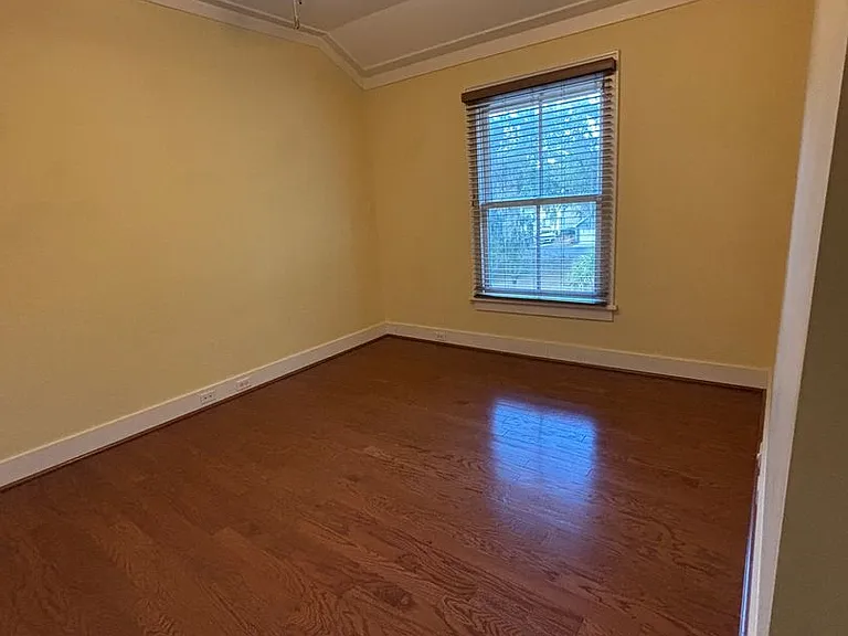 219 Oyster Point Dr — Photo 14